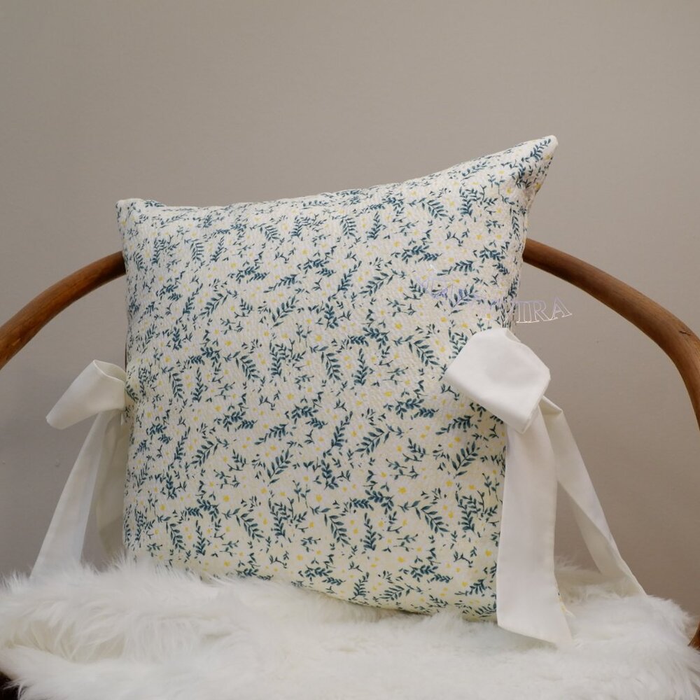 Bow Vintage Handcrafted Throw Pillowcase with Zipper